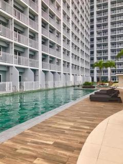 Rhoydez Condotel Breeze Residence - Manila - 0