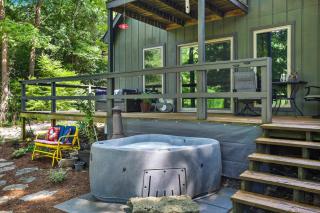 Chimney Cove Cabin - Serene Lakefront Getaway on Beaver Lake - Rogers - 7