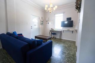 201-Vintage Modern Haven in the City, Near the Beach with Free Parking - 7
