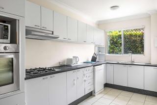 Warm Oasis at Parramatta- 2 BR - Free Parking - Near Shops - Sydney - 9