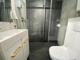 University - Downtown by Realty - 6