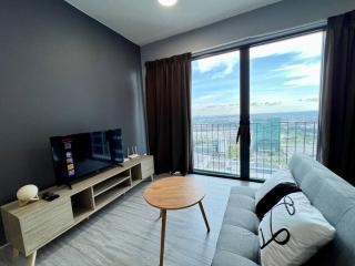 Studio 31 with Netflix Trefoil Setia Alam - Shah Alam - 0