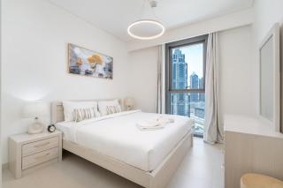 Awesome 2-Bedroom Apartment with Iconic Views in Business Bay - Dubai - 2