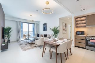 Awesome 2-Bedroom Apartment with Iconic Views in Business Bay - Dubai - 0