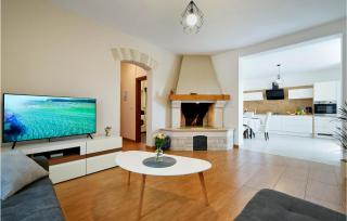 Awesome Home In Galizana - 6