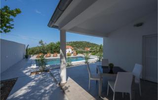 2 Bedroom Amazing Apartment In Murter - Murter - 5