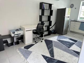 Quiet, private studio 1 queen bed reasonable price for couples and single - Mount Pritchard - 9