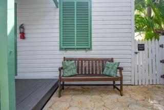Pilar Cottage - Harbor Walk Hideaways - Key West - 2