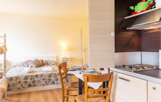 Beautiful Apartment In Avaglio - 4