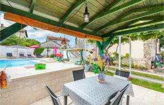 Beautiful Apartment In Valbandon - 9