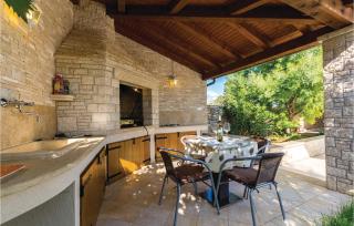 Stunning Home In Sisan With Wifi - Šišan - 7
