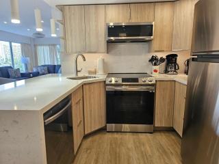 Fully Furnished Ilikai Tower 525 Condo With Free Wifi, Near Best Waikiki Beaches! - Honolulu - 3