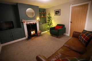 Auctioneers Cottage - Louth - 2