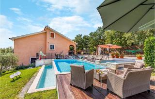Cozy Home In Tinjan With Jacuzzi - Tinjan - 7