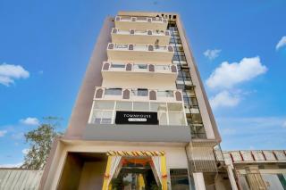 Super Townhouse Hyderabad Gate IIT BHU Formerly RK Heights - 0