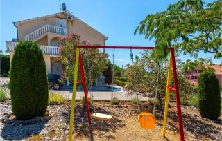 Beautiful Apartment In Rasopasno - 5