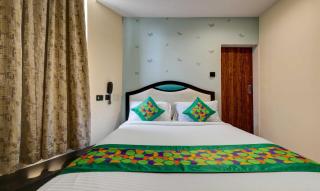 HOTEL BLACK & WHITE - 1