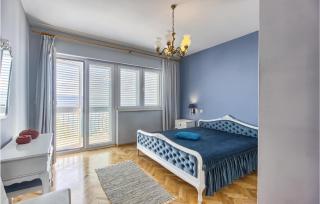 3 Bedroom Lovely Apartment In Jesenice - Jesenice - 6