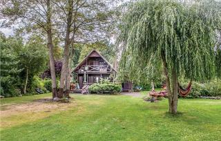 2 Bedroom Beautiful Home In Nowe Warpno - 1