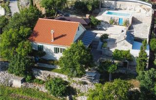 2 Bedroom Beautiful Home In Popovici - - 0