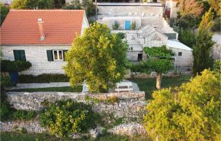 2 Bedroom Beautiful Home In Popovici - - 1