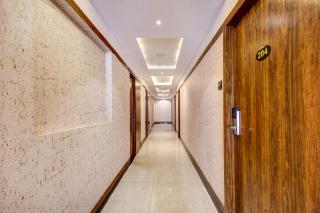 HOTEL BLACK & WHITE - 1