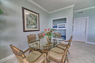 Luxurious Beachfront Condo with Beachside Pool Access and Free WiFi - Unit 1202 - Panama City Beach - 1