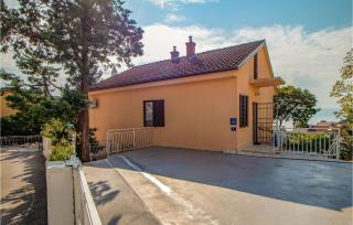 Beautiful Apartment In Novi Vinodolski - 8