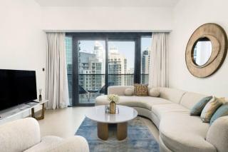 Stunning Burj View 2BR Walk to Dubai Mall and Free Parking - Dubai - 0