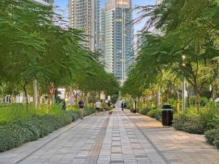 Stunning Burj View 2BR Walk to Dubai Mall and Free Parking - Dubai - 4
