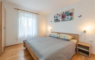 2 Bedroom Lovely Apartment In Kustici - Kustići - 3