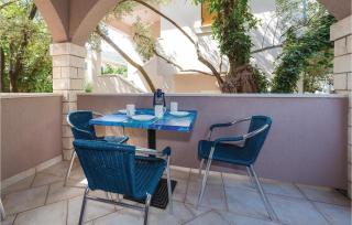 One-Bedroom Apartment In Grebastica - Grebaštica - 4