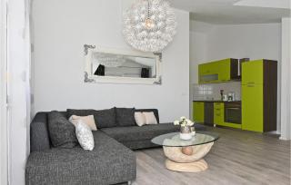 2 Bedroom Beautiful Apartment In Okrug Gornji - Trogir - 2