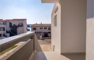 Lovely Apartment In Stara Novalja - Stara Novalja - 2