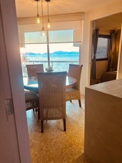 Depa a orilla de playa y vista al mar - 4