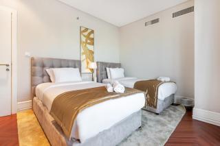 FAM Living - Waters Edge Huge Terrace with Canal Views - Dubai - 1
