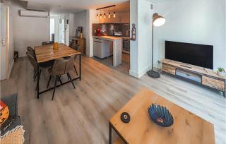 3 Bedroom Awesome Apartment In Agde - 1