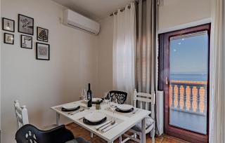 2 Bedroom Nice Apartment In Prigradica - 7