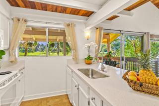 Beautiful Airy 1 Br Condo with Loft Golf Course View Pool Hot tub 209A - Princeville - 7