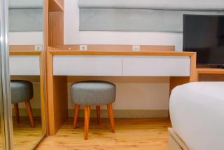 Warm and Cozy 2BR Signature Park Grande Apartment By Travelio - 7