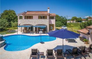 5 Bedroom Awesome Home In Valtura - 2