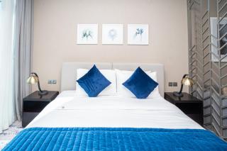 Escape 24 Modern Studio at Damac Maison Prive in Heart of Business Bay - Dubai - 1