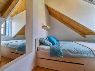 Elegant Stone House with Jacuzzi, Terrace, and Private Yard in Solta - Srednje Selo na Šolti - 1