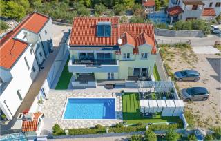 Cozy Home In Brodarica With Sauna - Brodarica - 2