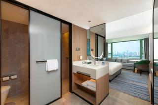 Holiday Inn Wuhan Riverside by IHG - 9