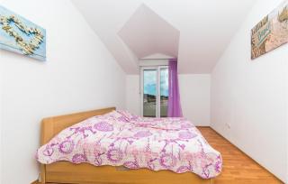 3 Bedroom Gorgeous Apartment In Trogir - Trogir - 3