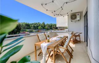 Awesome Apartment In Premantura - Premantura - 2