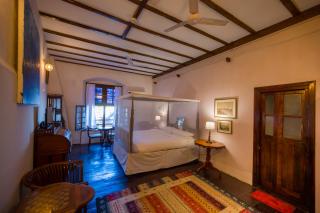 Old Courtyard Hotel - 8