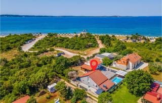Beautiful Home In Peroj With Wifi - Peroj - 0