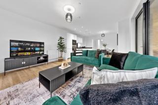 Luxury 3 bed apartment with Balcony - 0